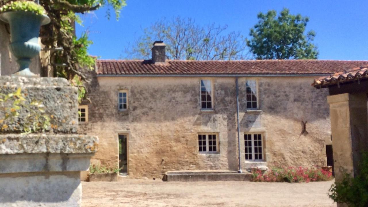 Logis De La Touche Bed and Breakfast Saint-Hilaire-des-Loges Εξωτερικό φωτογραφία