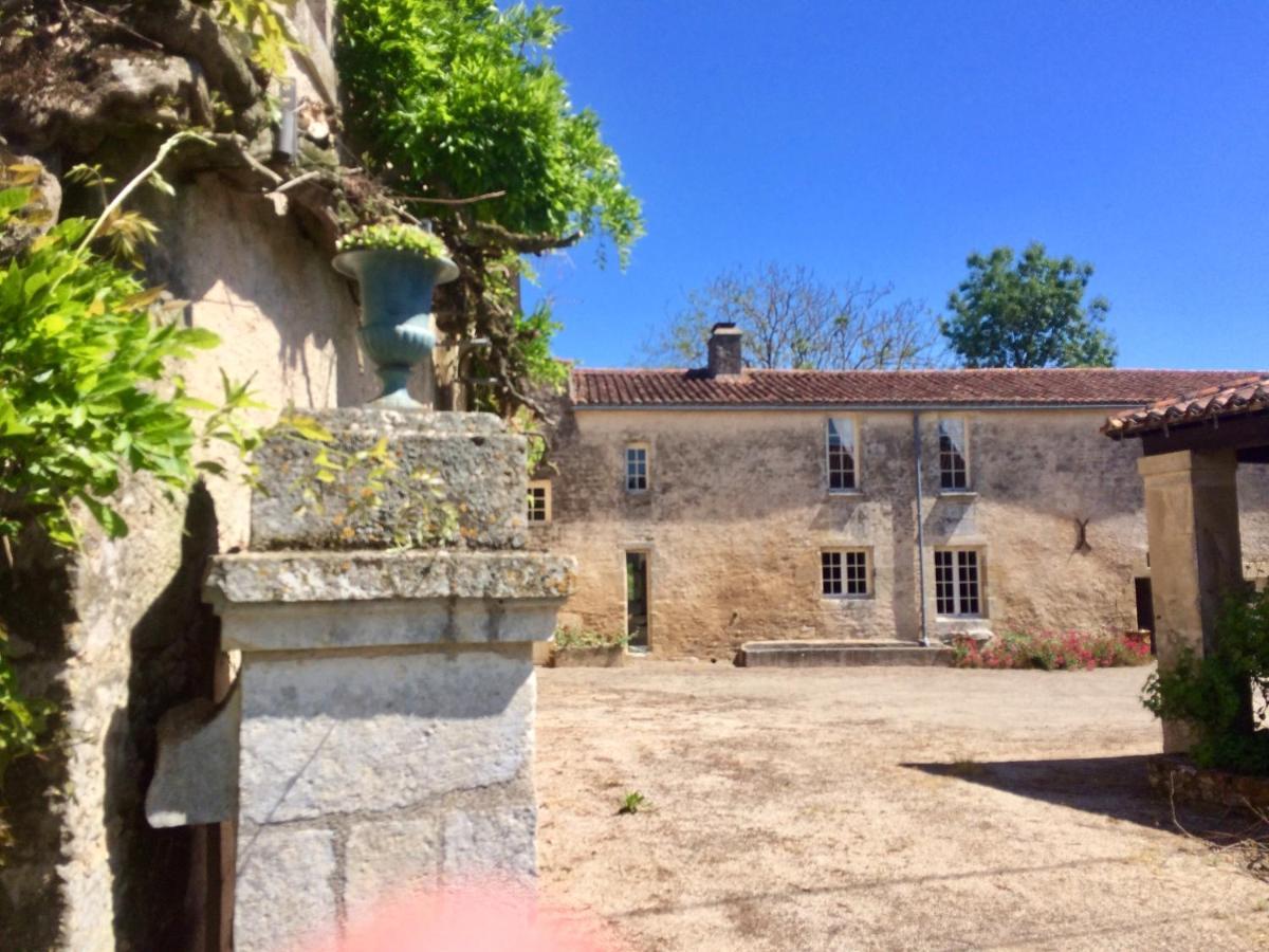 Logis De La Touche Bed and Breakfast Saint-Hilaire-des-Loges Εξωτερικό φωτογραφία