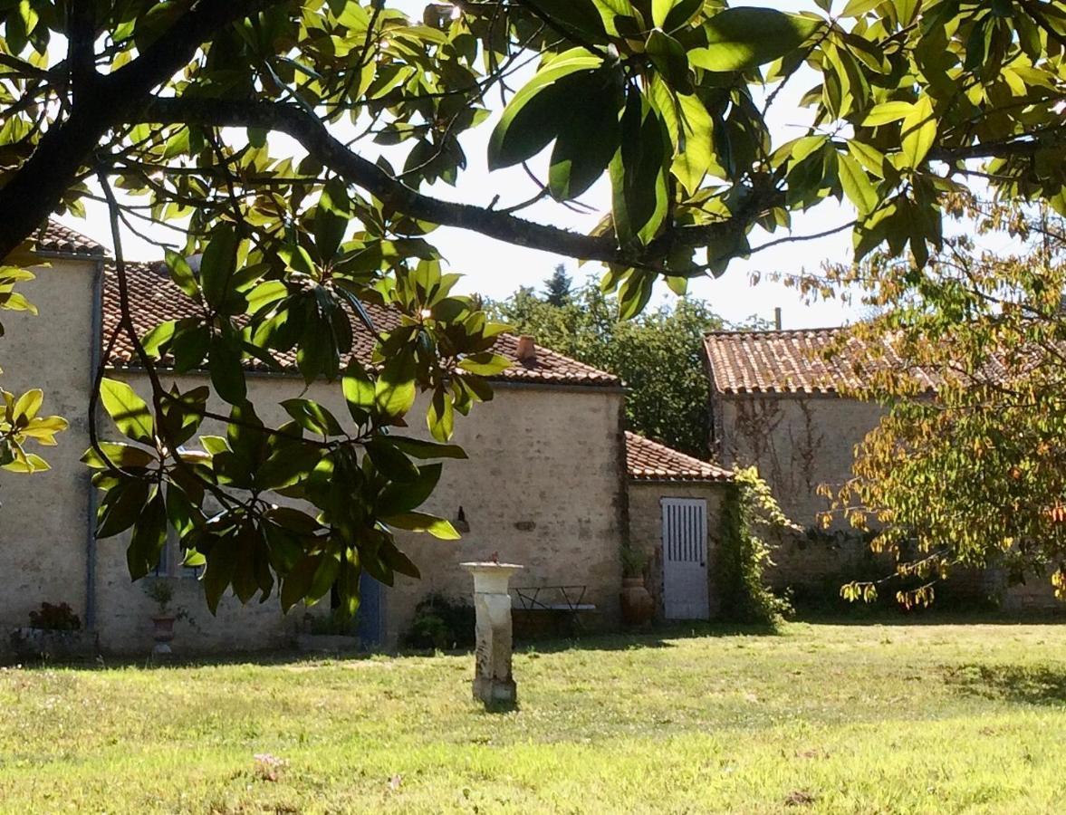 Logis De La Touche Bed and Breakfast Saint-Hilaire-des-Loges Εξωτερικό φωτογραφία