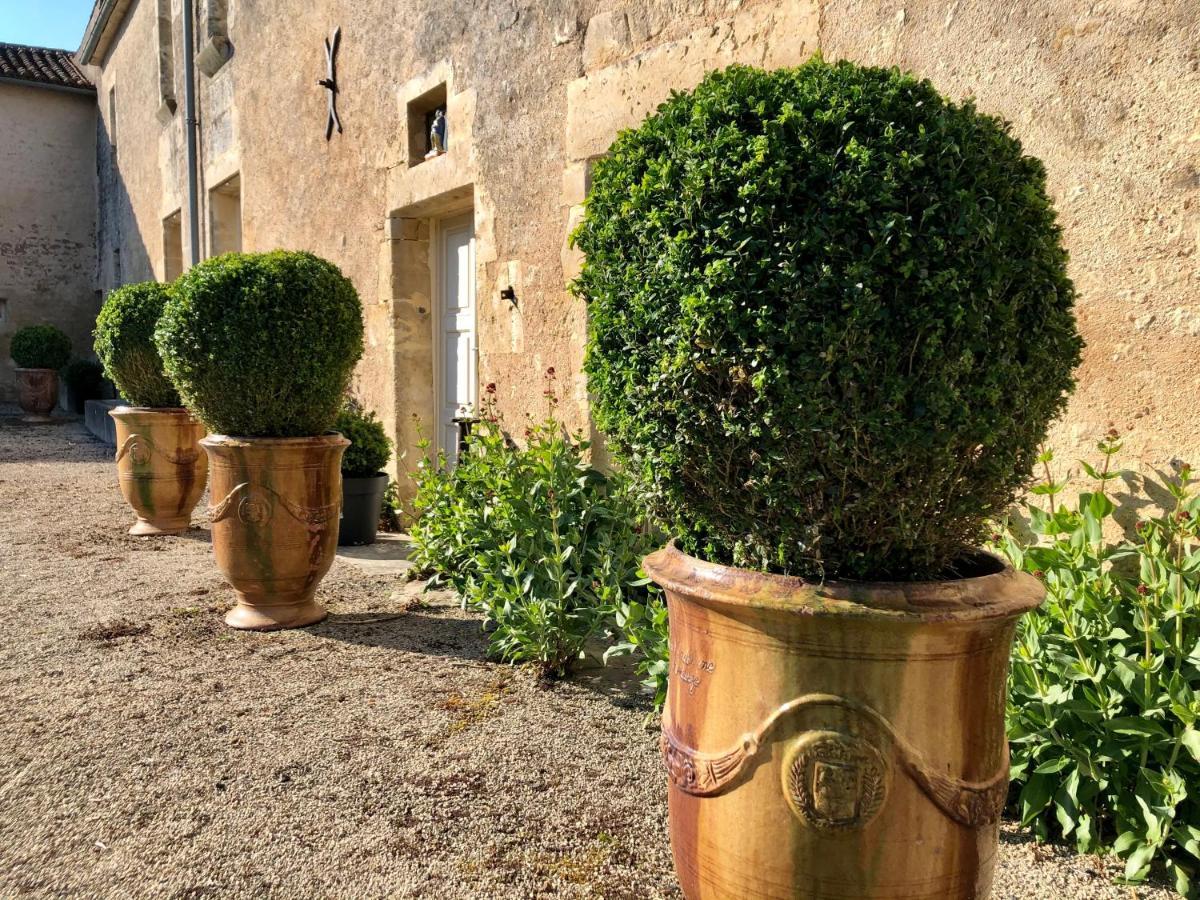 Logis De La Touche Bed and Breakfast Saint-Hilaire-des-Loges Εξωτερικό φωτογραφία